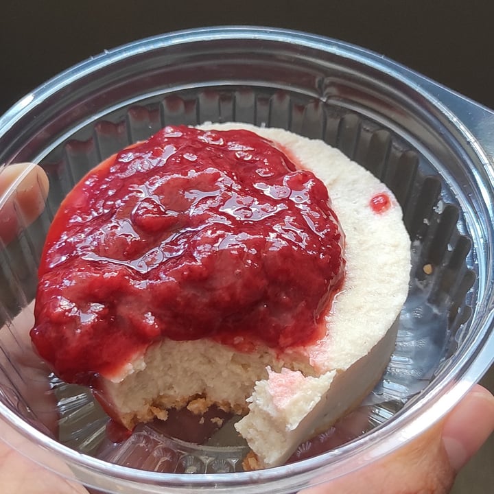 photo of Cidadão do Mundo Burgers & Arts Cheesecake Frutas Vermelhas Vegano shared by @renatafap on  27 Jan 2023 - review