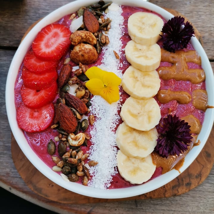 photo of Wildsprout Berry Blast Smoothie Bowl shared by @sarahwouters1 on  14 Jan 2023 - review