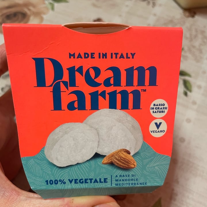 photo of Dreamfarm Alternativa vegetale alla mozzarella shared by @misscyanide on  28 May 2023 - review