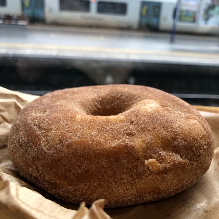photo of Down to Earth Coffee Cinnamon Donut shared by @bessiebean on  23 Apr 2023 - review