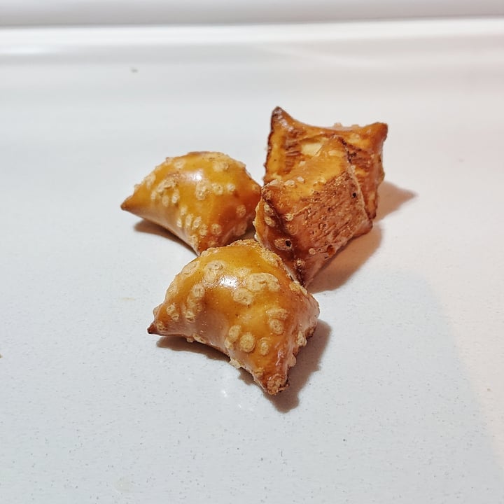 photo of Woolworths Food Pretzel Snack Peanut Butter Filled Pretzel Pillows shared by @anne13 on  16 Jun 2023 - review