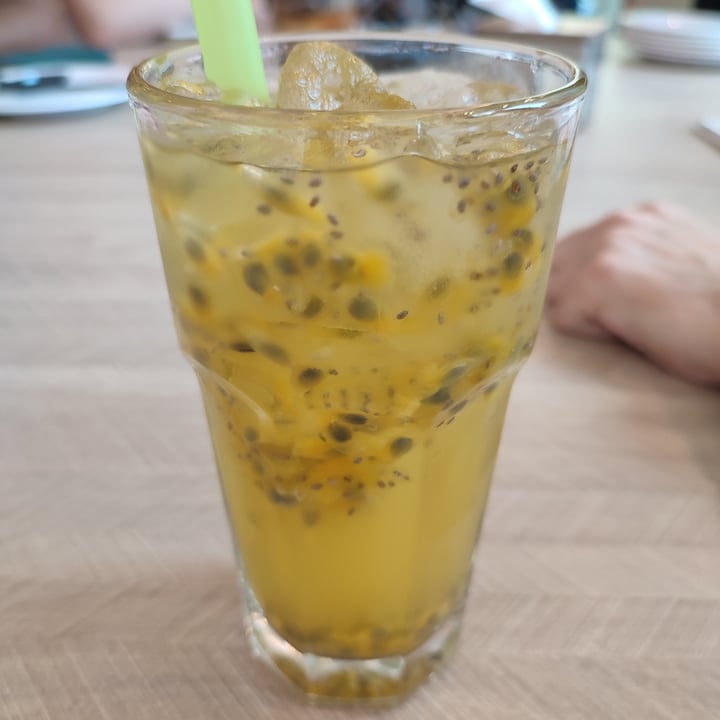 photo of D'life Signature 蔬品軒 Passionfruit drink shared by @bigfatnyancat on  24 Jul 2023 - review