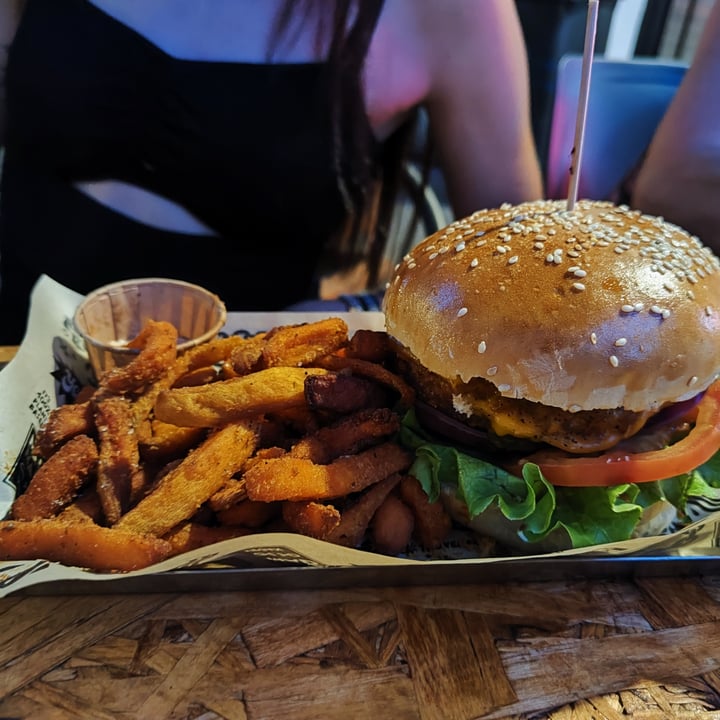 photo of Mad Mad Vegan Burger Rock'n Chick'n shared by @martate on  28 Jul 2023 - review