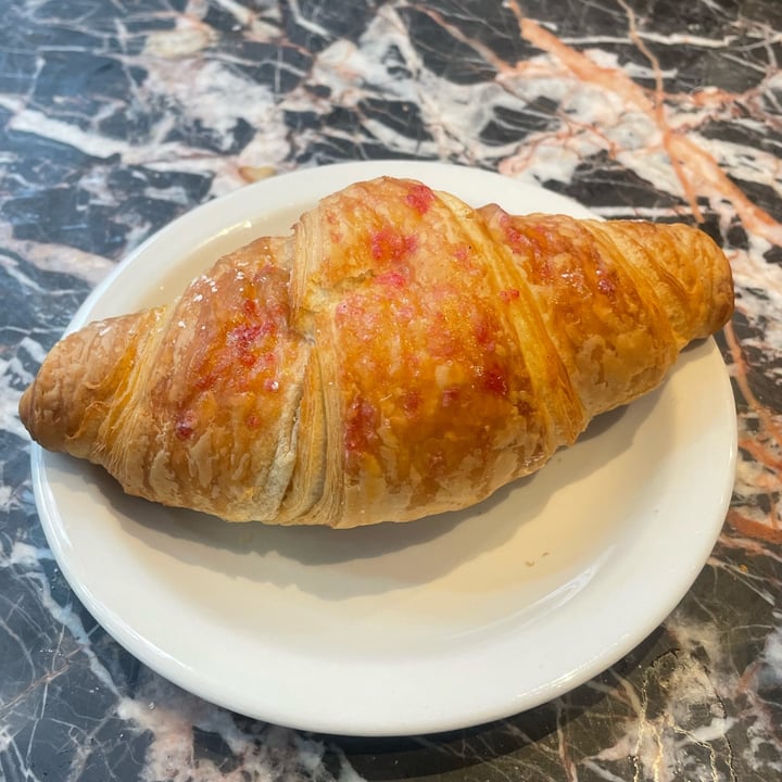 photo of Caffè Nero Strawberry croissant shared by @neets on  01 Jul 2023 - review