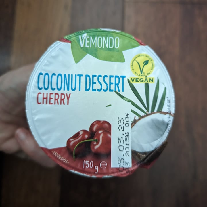 photo of Vemondo Coconut dessert cherry shared by @vanessaprats on  30 Jan 2023 - review