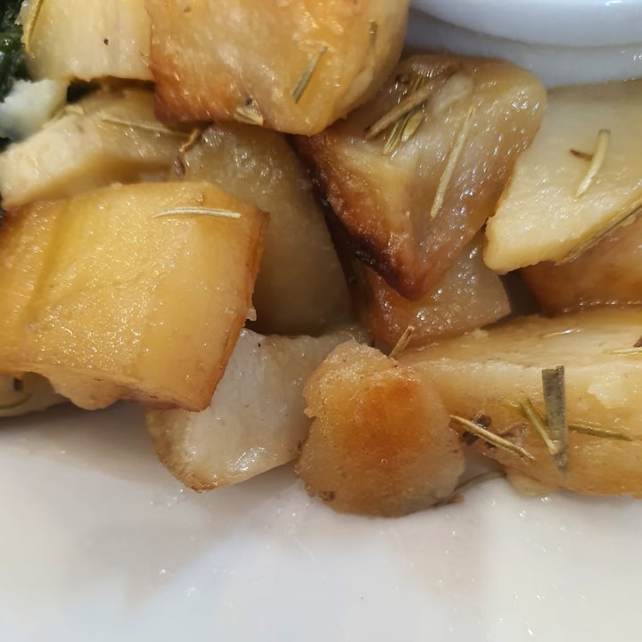 photo of Locanda Leggera patate al forno con erbe aromatiche shared by @zelumaneo on  30 Apr 2023 - review