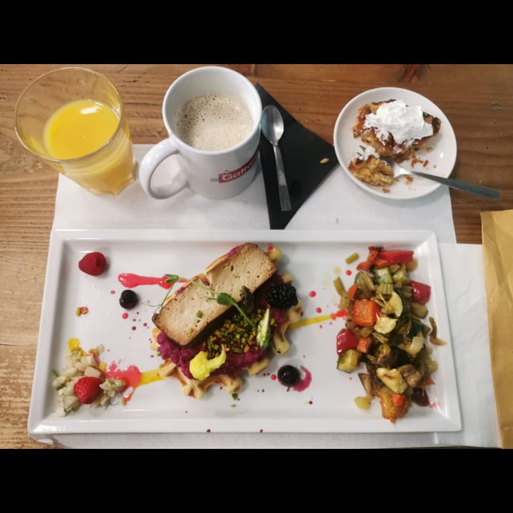 photo of Crazy Cat Café Brunch vegano shared by @arualtyrell on  30 Jan 2023 - review