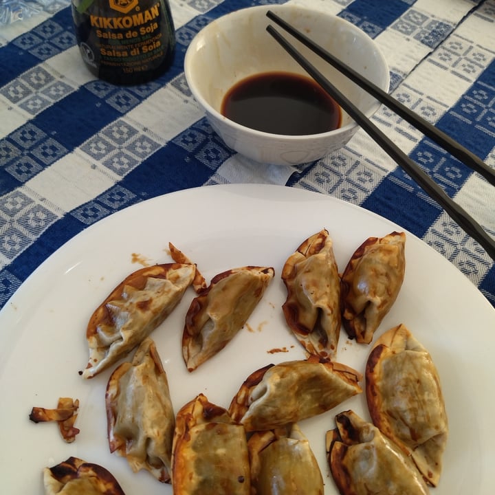 photo of VitAsia Gyozas with Spicy Vegetables & Tofu shared by @martinadigabriele on  20 Jan 2023 - review