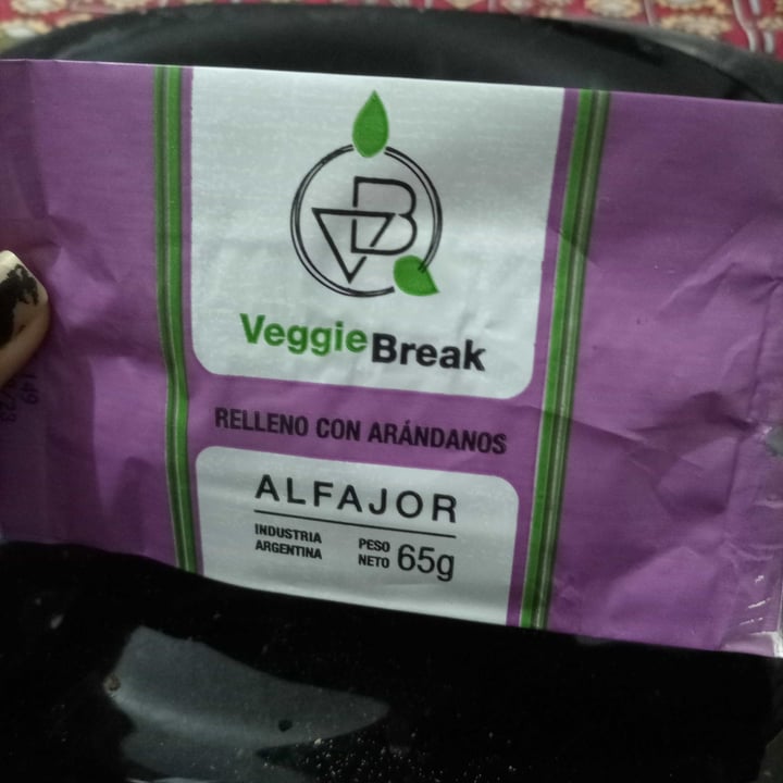 photo of Veggie Break alfajor relleno de arándanos shared by @abbyvegan on  31 Jul 2023 - review