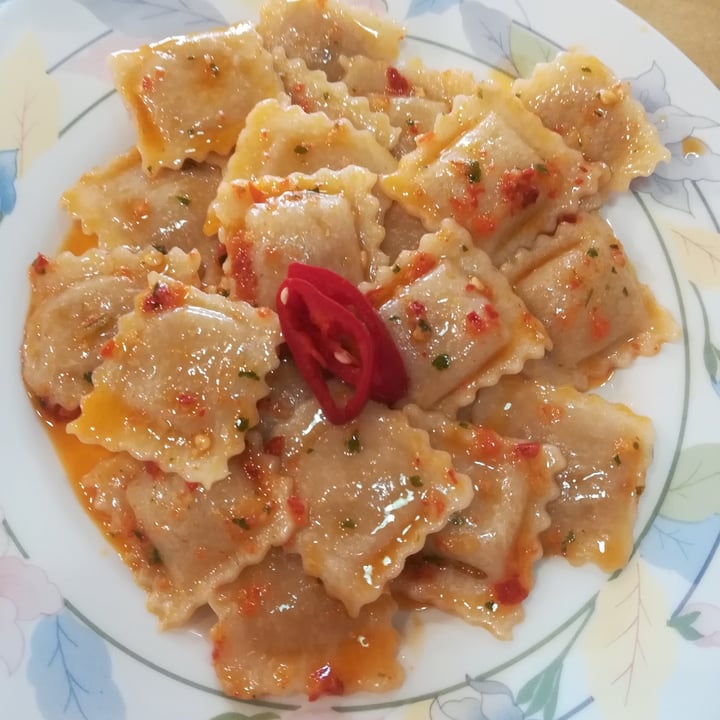 photo of In Pasta - Cibo e Convivio Ravioli di ceci e curry con aglio, olio e peperoncino shared by @grilla on  14 May 2023 - review