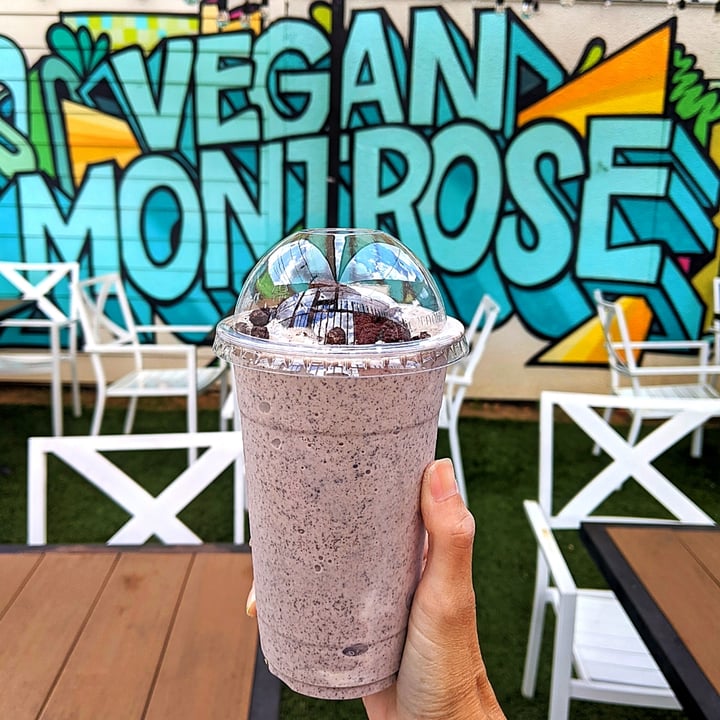photo of Korny Vibes Cookies & Cream Korny Shake shared by @veggieassassin on  09 May 2023 - review