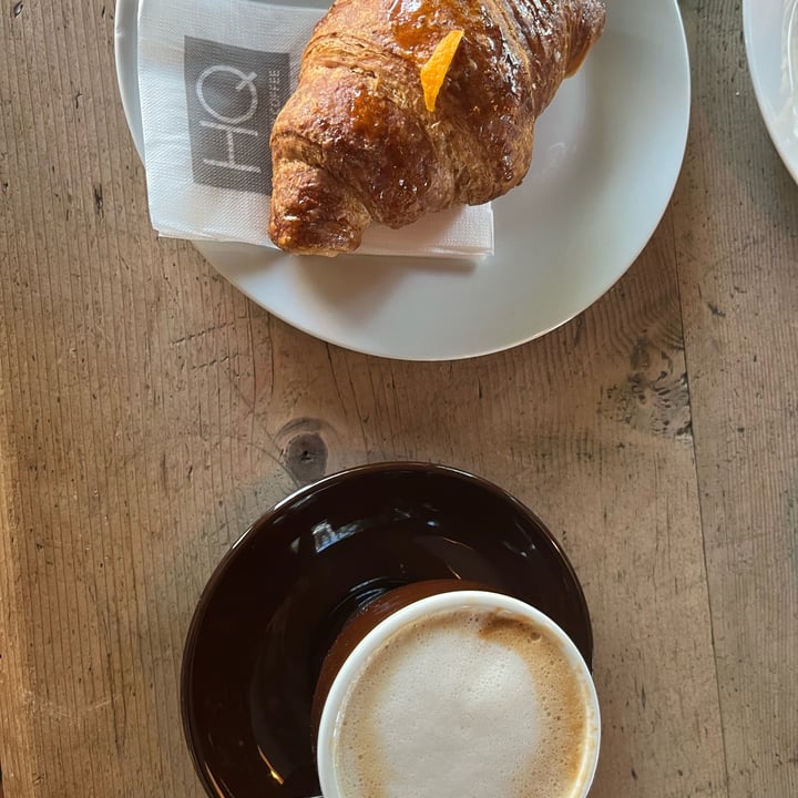 photo of Le Petit Café Brioche all’Arancia vegana shared by @borghettoeleonora on  23 Jul 2023 - review