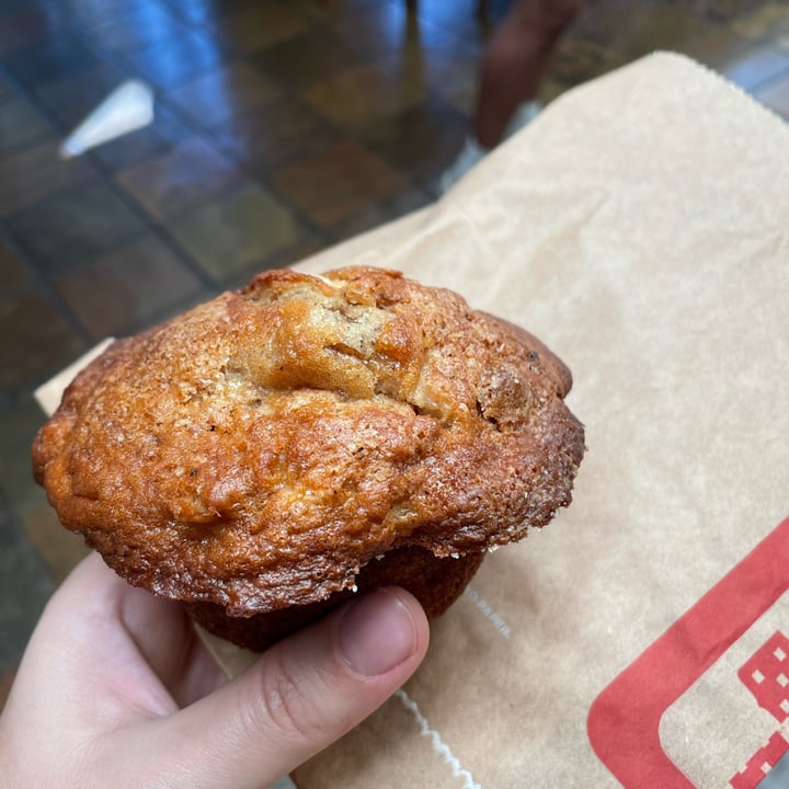 photo of Vida e Caffe Banana and nut butter muffin shared by @sophievv on  20 Feb 2023 - review