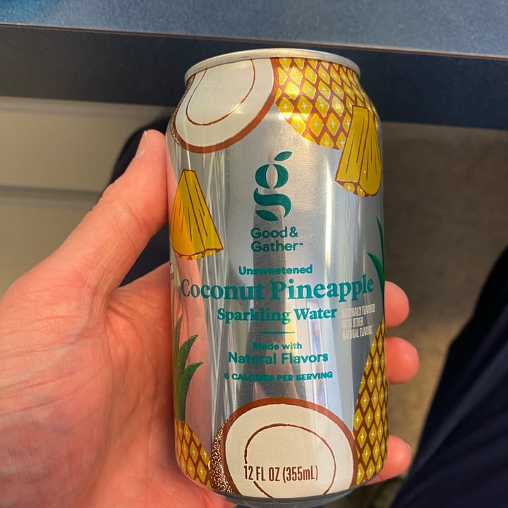 photo of Good & Gather Unsweetened Coconut Pineapple Sparkling Water shared by @soylentglenn on  24 Feb 2023 - review