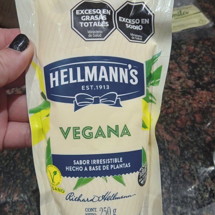 photo of Hellmann’s Aderezo vegano shared by @noeveg on  19 Feb 2023 - review