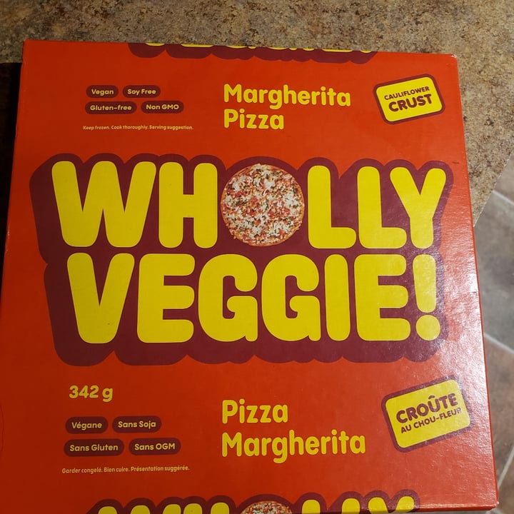photo of Wholly veggie Margherita pizza with cauliflower crust shared by @alexfoisy on  06 Feb 2023 - review