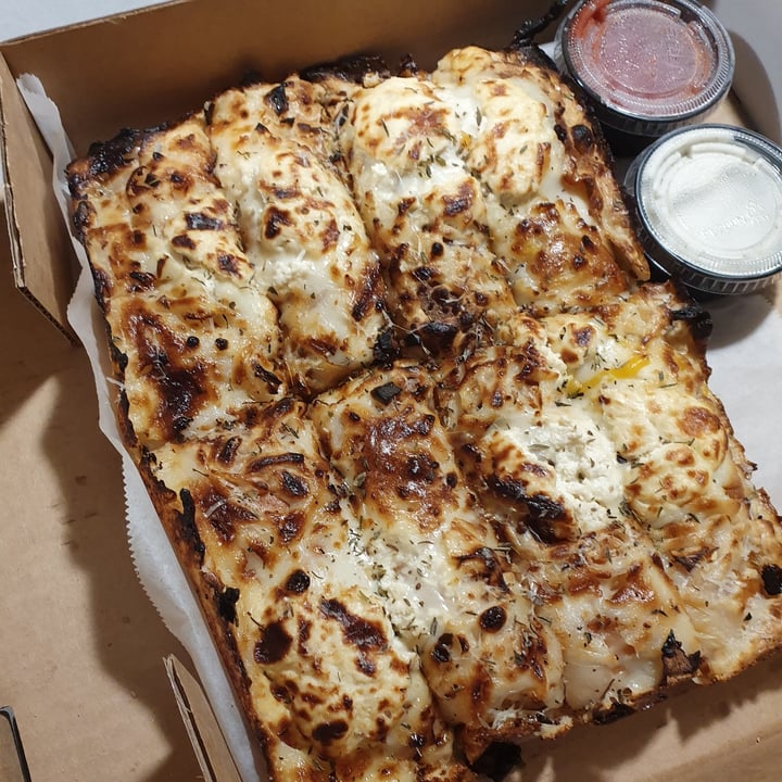 photo of Boxcar Pizza Cheesy Garlic Bread shared by @anistavrou on  14 Feb 2023 - review
