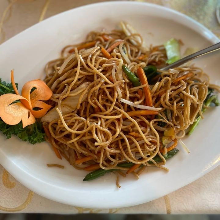 photo of Vietnamesisches Restaurant Huy Gebratene Nudeln mit Gemüse shared by @dinaaa on  26 Jul 2023 - review