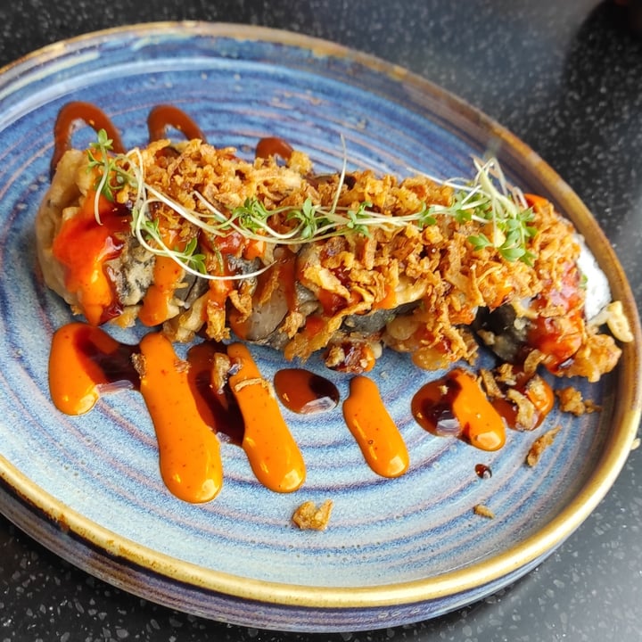 photo of Tokyo sushi Eldfjallarúlla shared by @sumarhvonn on  14 Aug 2023 - review