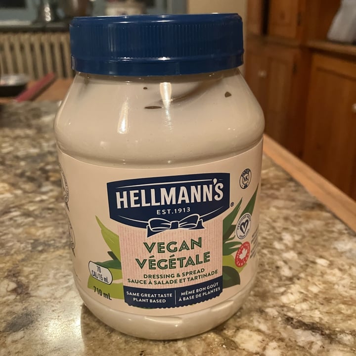 photo of Hellmann’s Hellmann’s Vegan Dressing and Spread shared by @bugbiro on  23 Dec 2022 - review