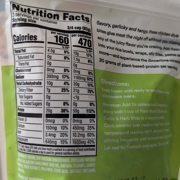 photo of 365 Whole Foods Market Plant-Based Chicken Style Bites shared by @regimack on  06 Aug 2023 - review
