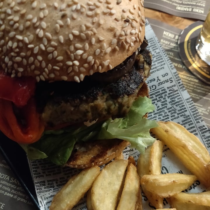 photo of Birrificio Herba Monstrum Brewery Burger VEG-HOT shared by @danort92 on  22 Apr 2023 - review