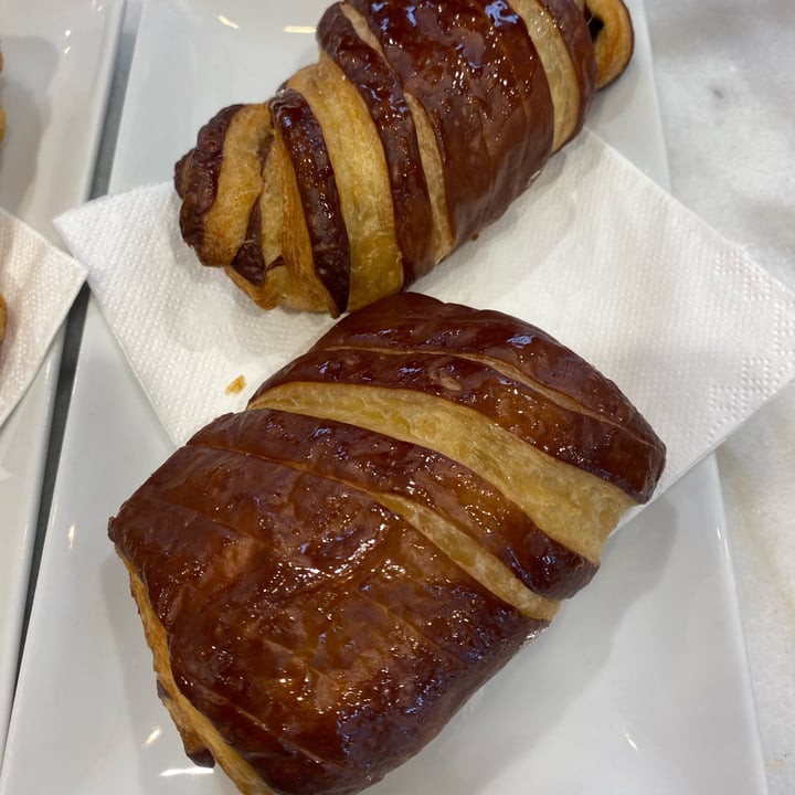 photo of Pasticceria Nepà pain au chocolat shared by @elisaleone on  14 May 2023 - review