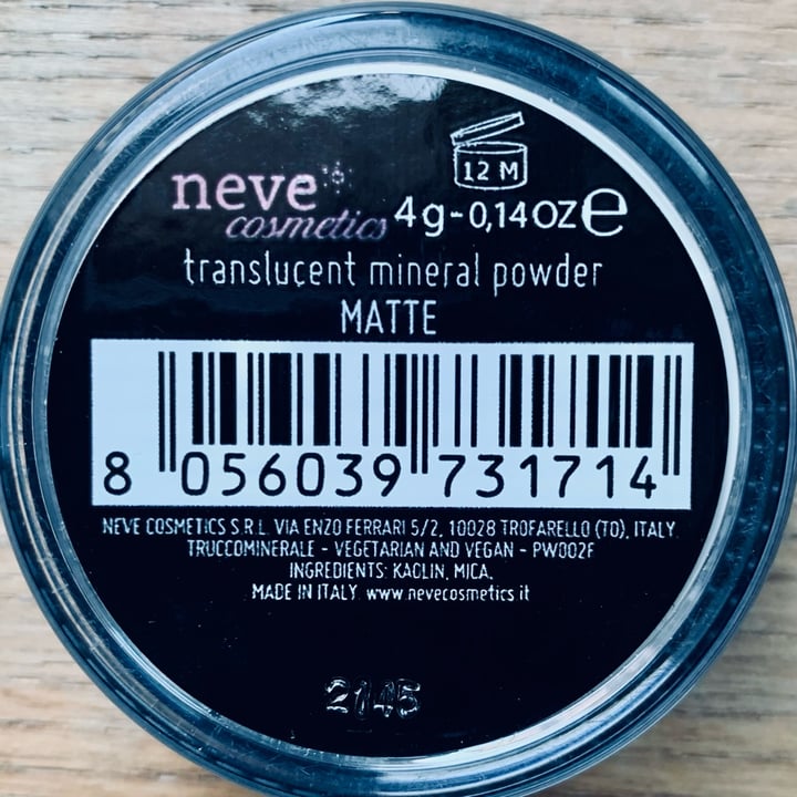 photo of Neve Cosmetics Translucent Mineral Powder MATTE shared by @calcabrina on  20 Jul 2023 - review