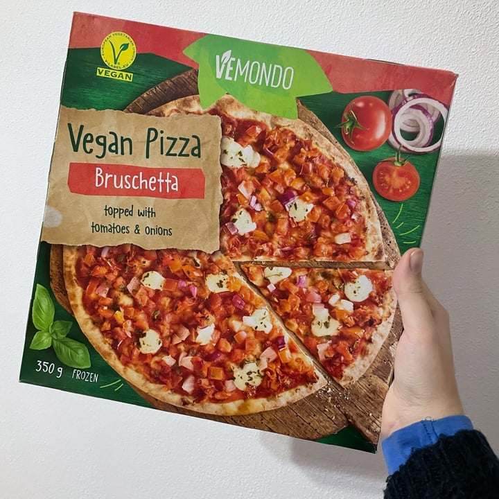 photo of Vemondo Vegan Pizza Bruschetta shared by @marty97 on  11 Jan 2023 - review