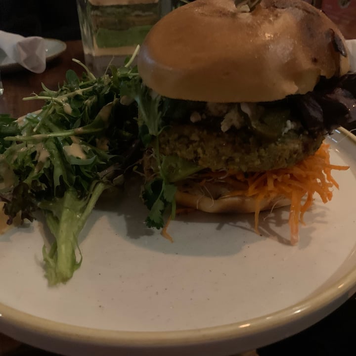 photo of Fresh on Bloor Cali Burger shared by @vegandidsystem on  15 Feb 2023 - review