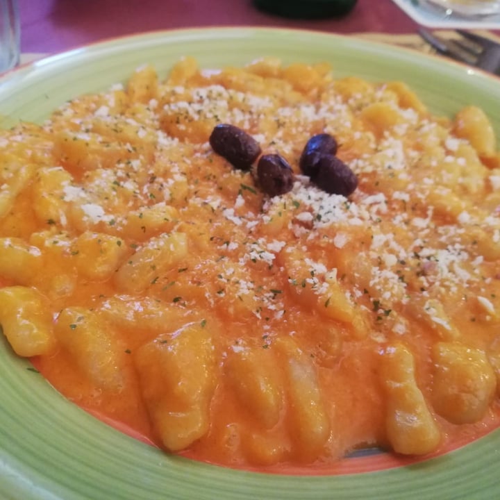 photo of Birra e cucina Ciapìn Cavatelli con crema di peperone e granella di nocciole shared by @davidedisisto on  09 Aug 2023 - review