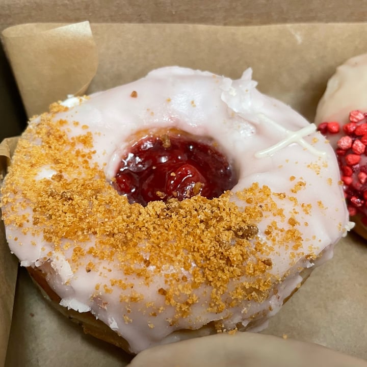 photo of Crosstown Marylebone - Vegan Doughnuts & Coffee strawberry cheesecake shared by @neets on  25 Mar 2023 - review