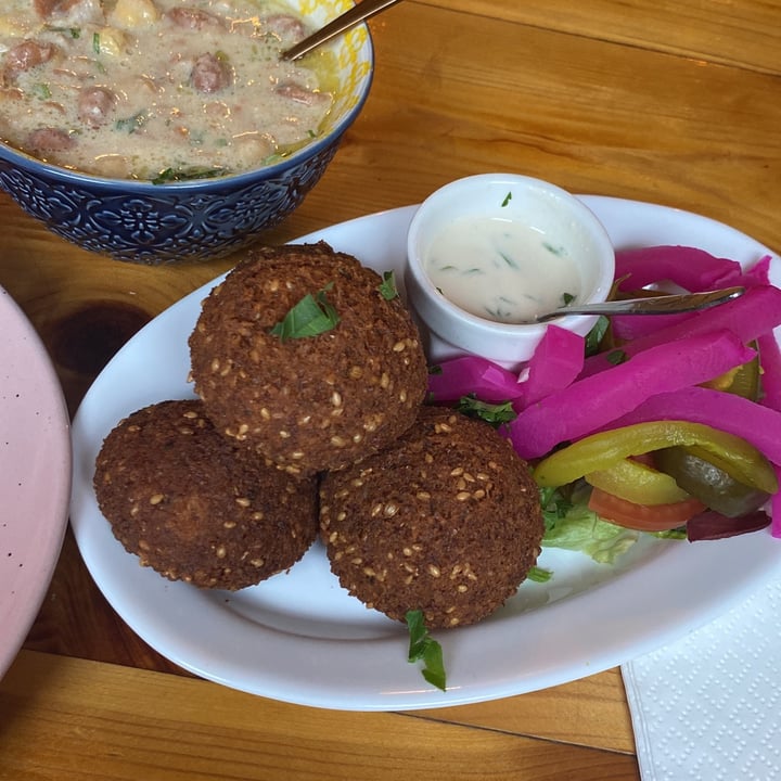 photo of Beirut Star Falafel shared by @mochachocolateee on  19 Feb 2023 - review