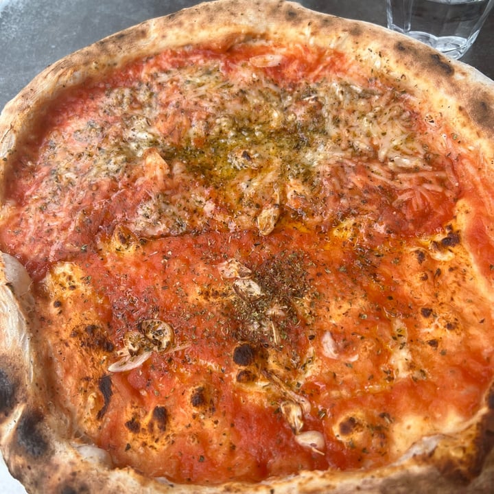 photo of Franco Manca margarita vegan pizza shared by @lillyliftsandruns on  21 Jun 2023 - review