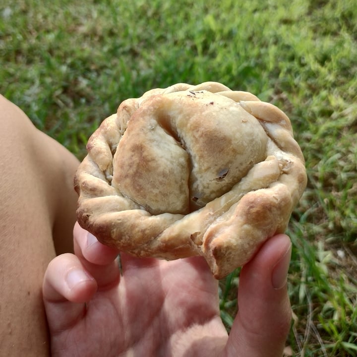 photo of Almacén De La Plaza Vegan Empanada Vegana De Jamon Y Queso shared by @solvalentina on  16 Mar 2023 - review