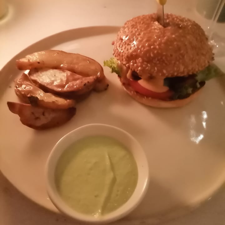 photo of The Holy Spirit Vodka Bar and Restaurant Cheeze Burger shared by @sarahwouters1 on  24 May 2023 - review