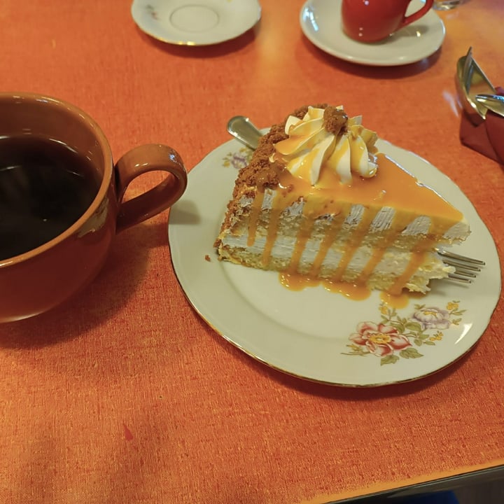 photo of Snug The Comfort Café Mississippi Caramel Cake shared by @numi on  05 Feb 2023 - review
