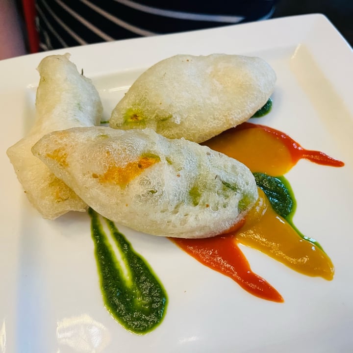 photo of L'OV Osteria Vegetariana Fiori di zucca fritti shared by @miba on  29 Jun 2023 - review