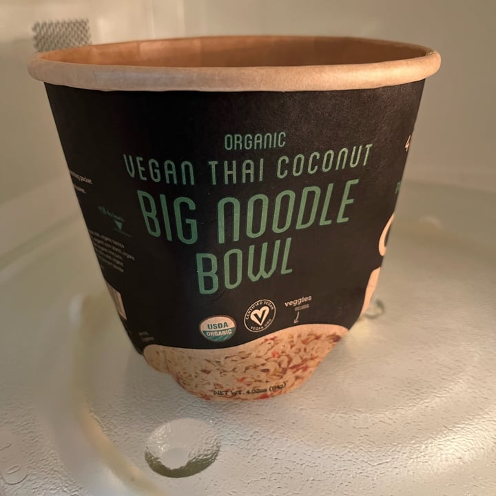 photo of Ocean's Halo Big bowl of noodles (vegan Thai coconut ) shared by @oshmorethstorm on  31 Jan 2023 - review