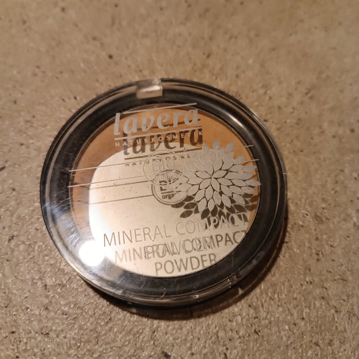 photo of Lavera Naturkosmetik Mineral compact powder shared by @roscia on  17 Mar 2023 - review