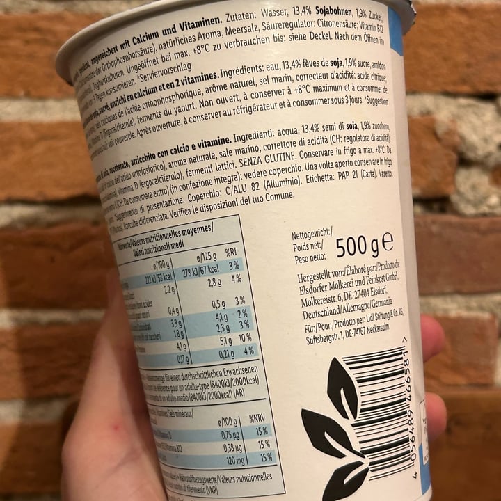photo of Lidl Yogurt Soya Classic shared by @ambrabc on  13 Jan 2023 - review