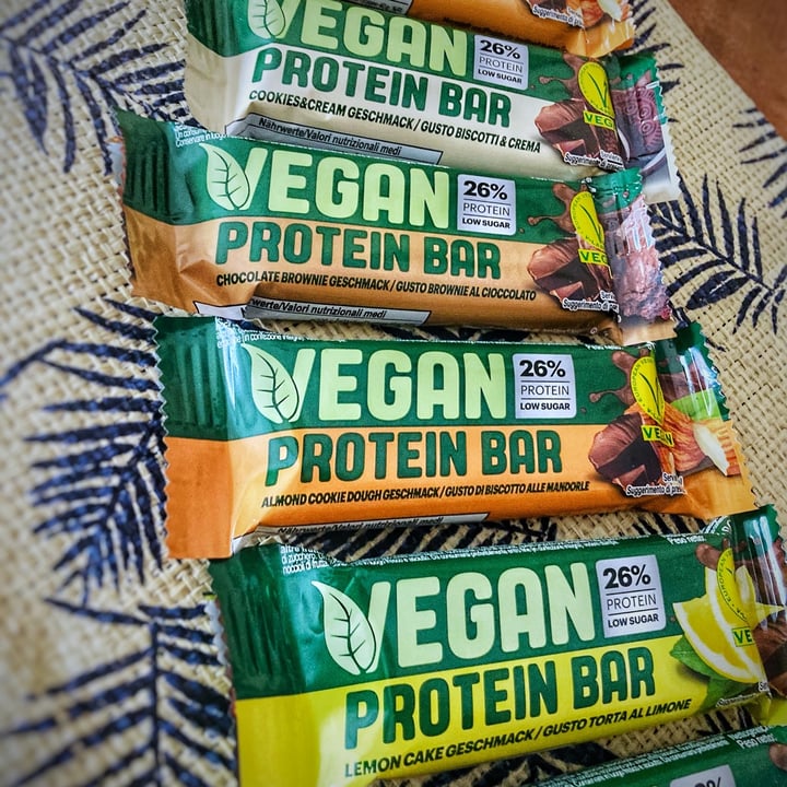 photo of Vegan Protein Bar  Almond Cookie Dough Geschmack / Gusto Di Biscotto Alle Mandorle shared by @federicathewitch on  20 Mar 2023 - review
