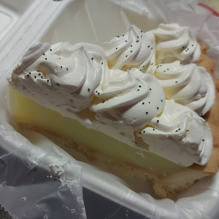 photo of Gordo Vegano Lemon pie shared by @andyfurlani on  07 Feb 2023 - review