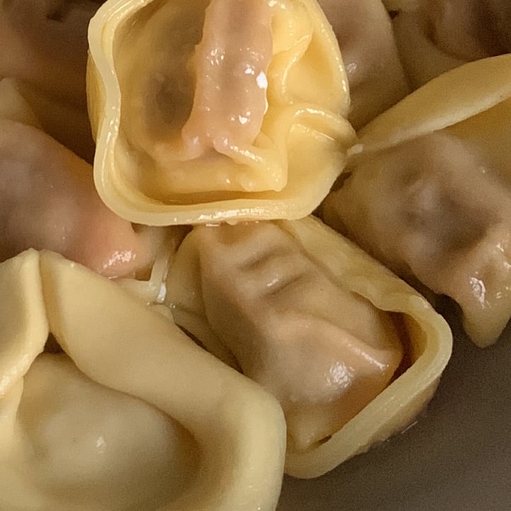 photo of Vemondo vegan tortelloni shared by @minipulce on  14 May 2023 - review
