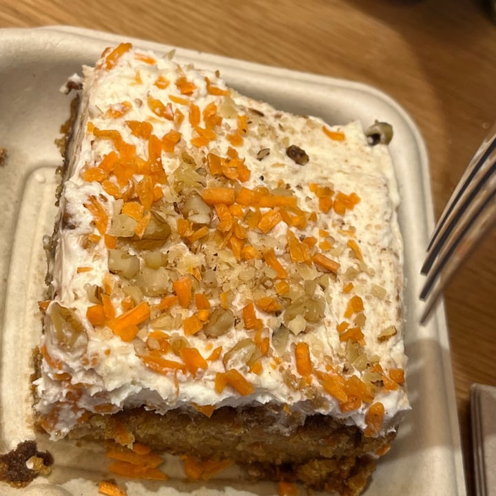 photo of Veggie Grill Carrot Cake shared by @oshmorethstorm on  05 Apr 2023 - review