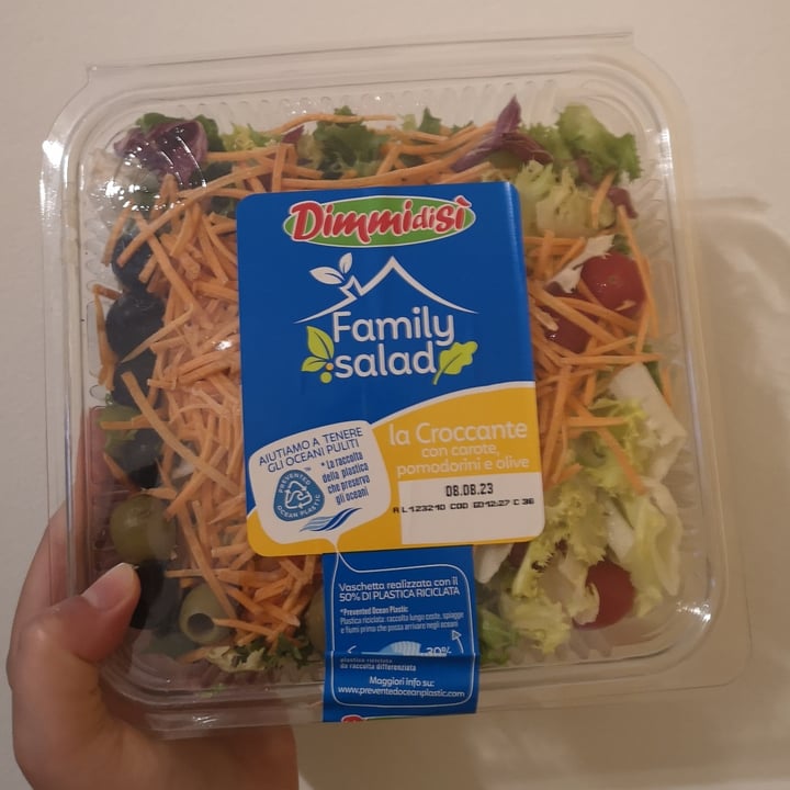photo of Dimmidisi Family Salad la croccante con Carote, pomodorini ed olive shared by @aleveganfoodlover on  06 Aug 2023 - review