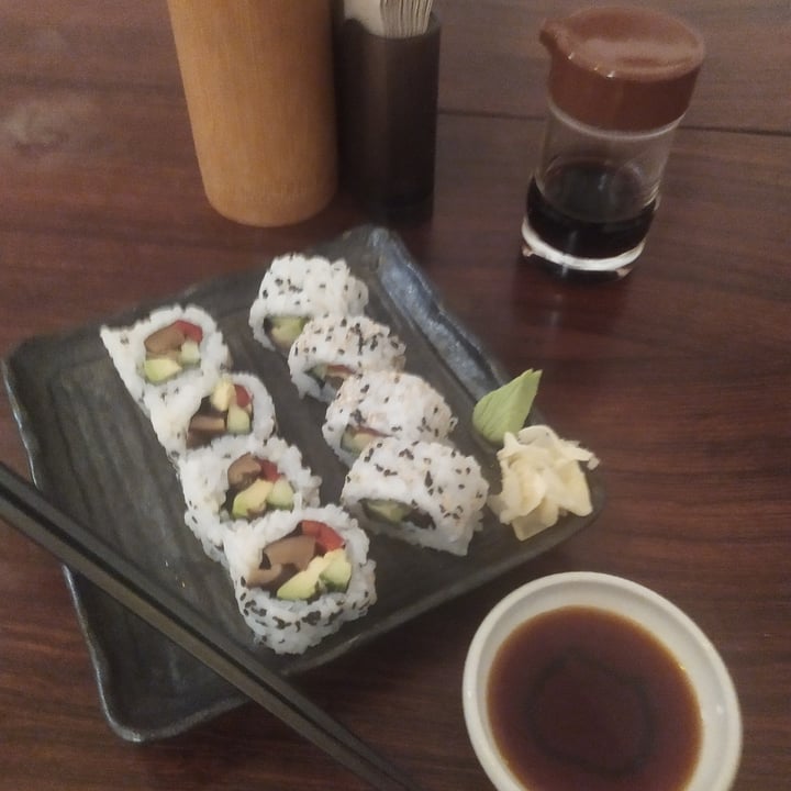 photo of Smartdeli Sushi & More Veggie Inside Out shared by @andrisxedge on  18 Feb 2023 - review