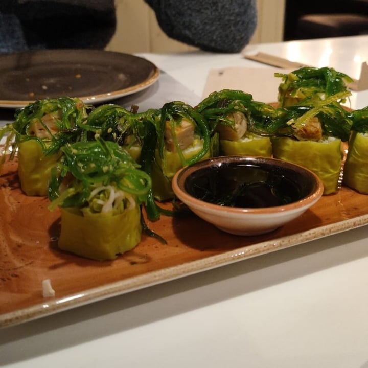 photo of UDON green veggie roll shared by @claudiajarajara on  08 Jan 2023 - review
