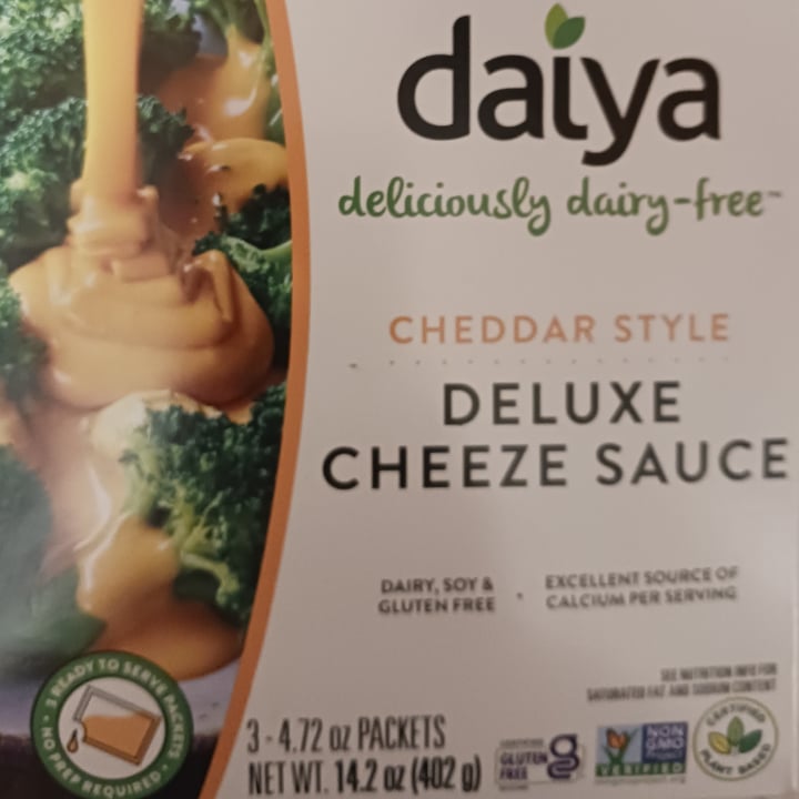 photo of Daiya Cheddar Style Deluxe Cheeze Sauce shared by @tadams79 on  15 Jan 2023 - review
