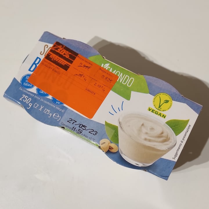 photo of Vemondo Soya bianco yogurt shared by @niklabelloli1 on  06 Jun 2023 - review